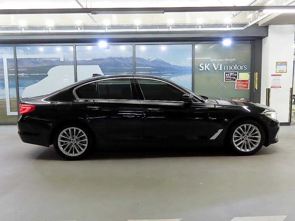 BMW 5시리즈 5시리즈 (G30) 520d 럭셔리 스페셜 에디션 이미지 3