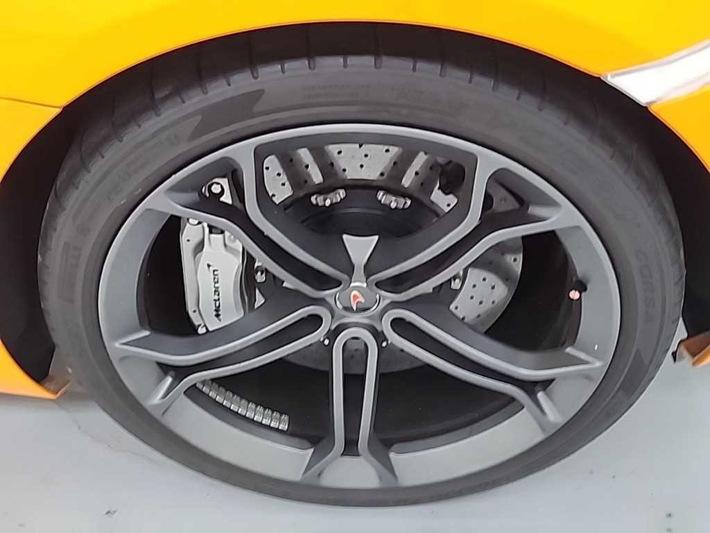 맥라렌 650S 3.8 스파이더 이미지 19