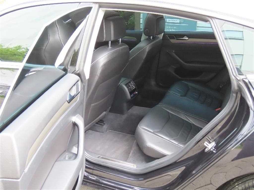 폭스바겐 아테온 2.0 TDI 엘레강스 프레스티지 이미지 14