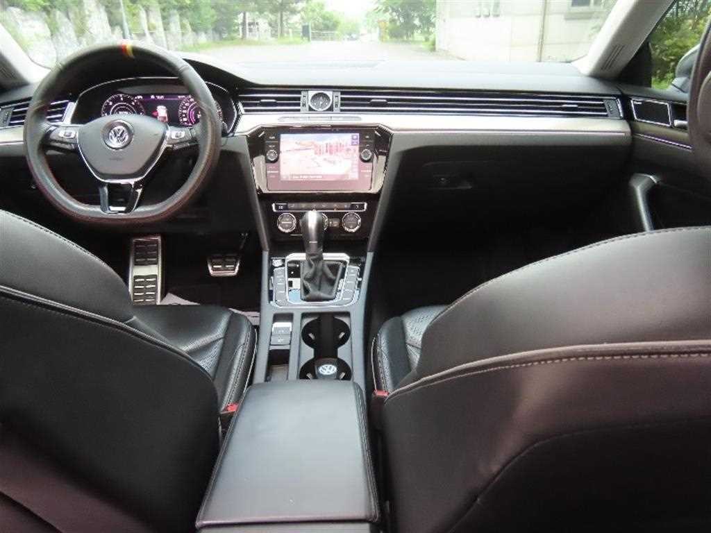 폭스바겐 아테온 2.0 TDI 엘레강스 프레스티지 이미지 15