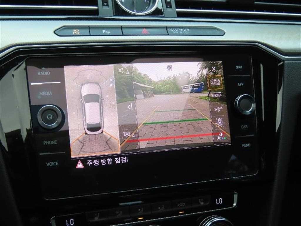 폭스바겐 아테온 2.0 TDI 엘레강스 프레스티지 이미지 9