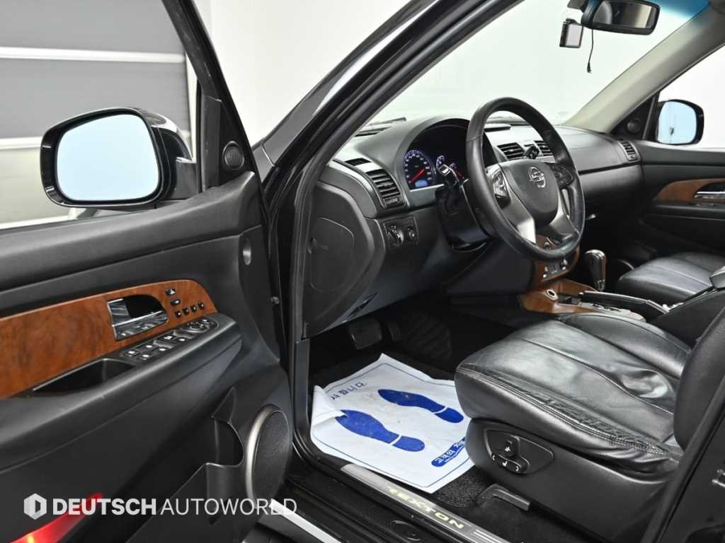 KG모빌리티(쌍용) 렉스턴 렉스턴W 2.2 4WD RX7 프레스티지 이미지 11