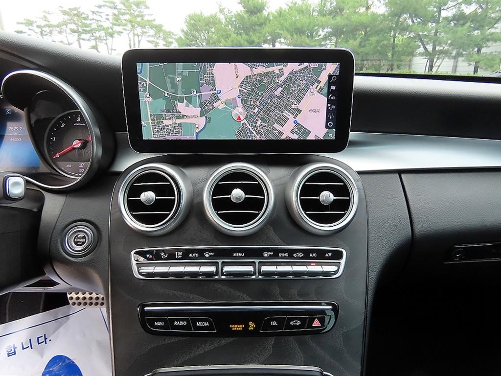벤츠 C 클래스 C클래스 W205 C220 d 4MATIC AMG Line 이미지 13