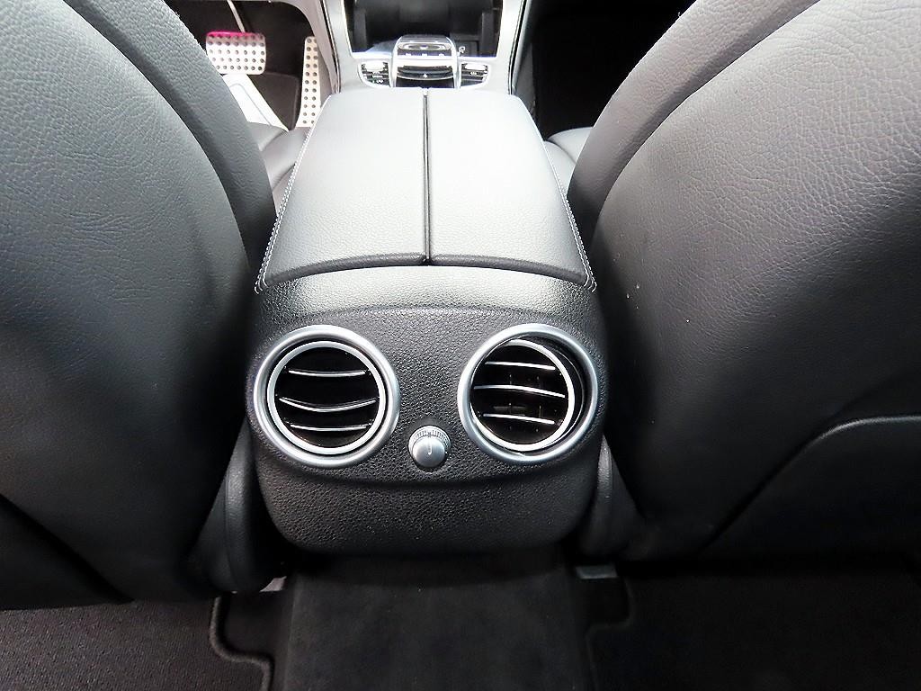 벤츠 C 클래스 C클래스 W205 C220 d 4MATIC AMG Line 이미지 17