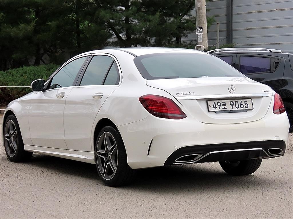 벤츠 C 클래스 C클래스 W205 C220 d 4MATIC AMG Line 이미지 3