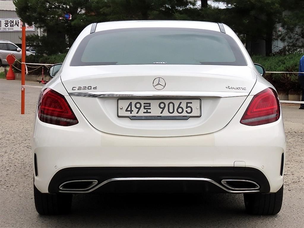벤츠 C 클래스 C클래스 W205 C220 d 4MATIC AMG Line 이미지 4