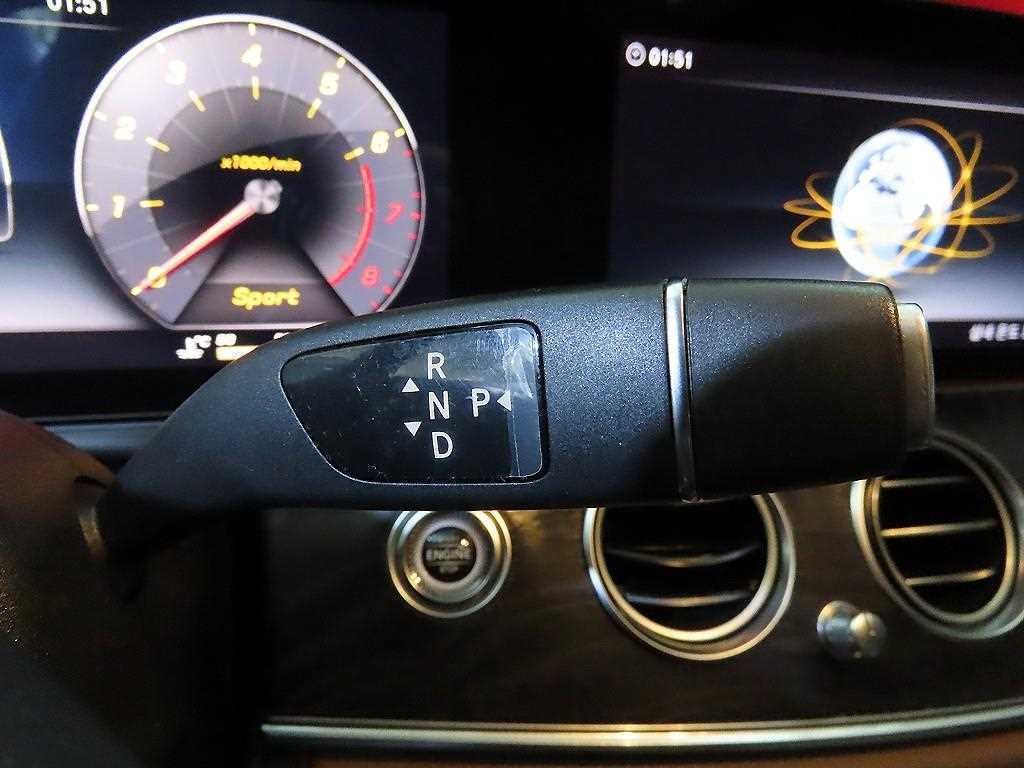 벤츠 E 클래스 E-클래스 W213 E300 4MATIC 아방가르드 이미지 11