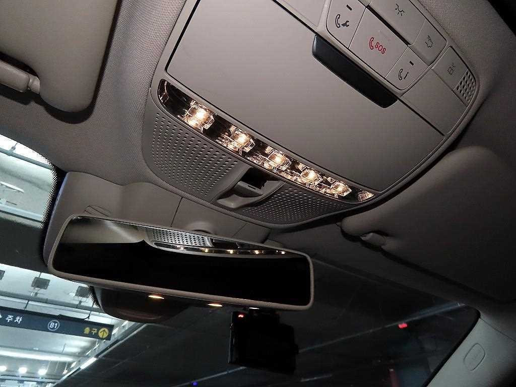 벤츠 E 클래스 E-클래스 W213 E300 4MATIC 아방가르드 이미지 13