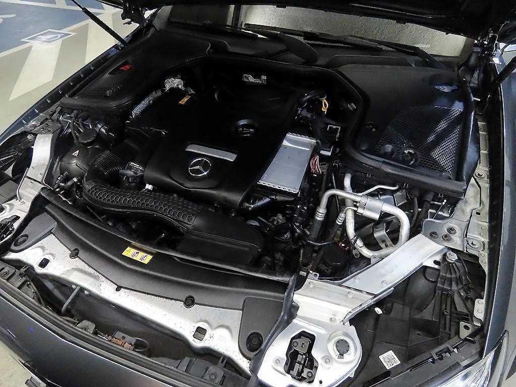 벤츠 E 클래스 E-클래스 W213 E300 4MATIC 아방가르드 이미지 18