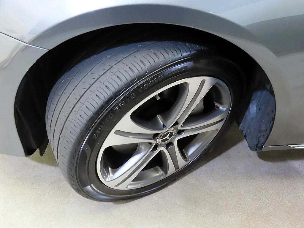 벤츠 E 클래스 E-클래스 W213 E300 4MATIC 아방가르드 이미지 19
