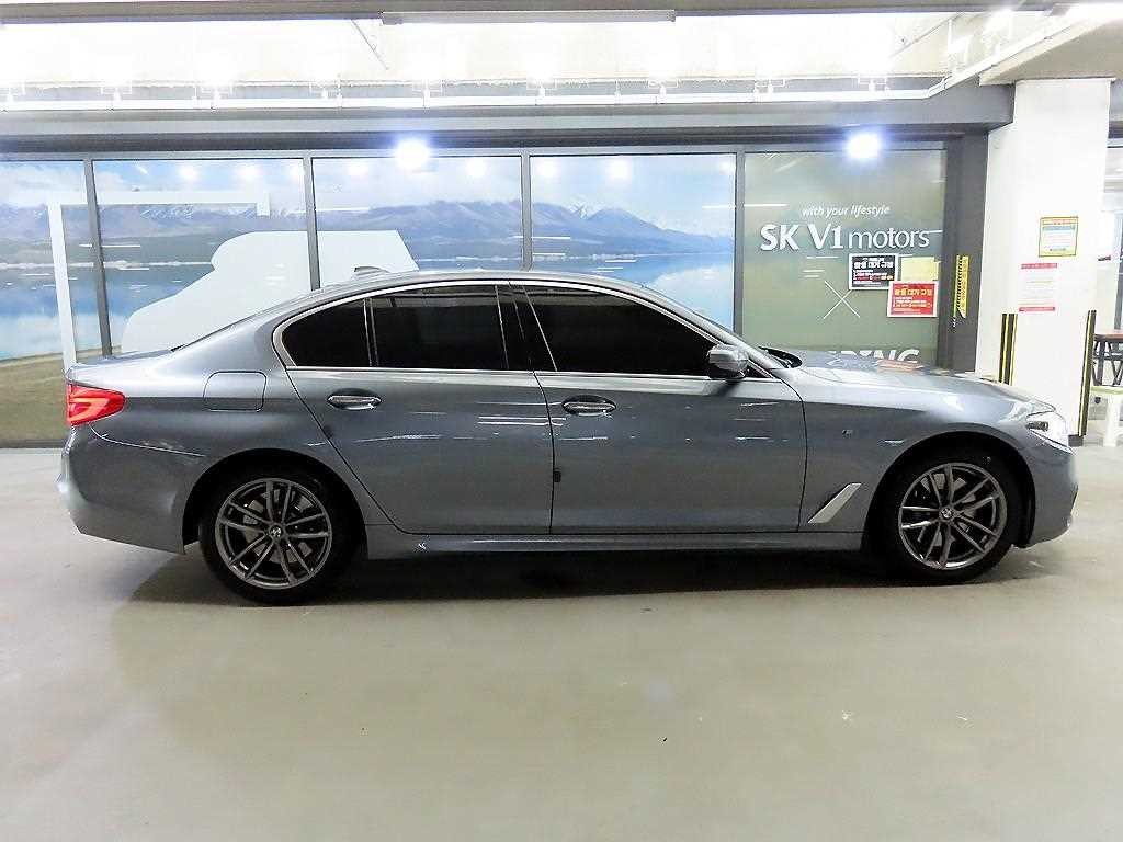 BMW 5시리즈 5시리즈 (G30) 530i xDrive M 스포츠 플러스 이미지 3