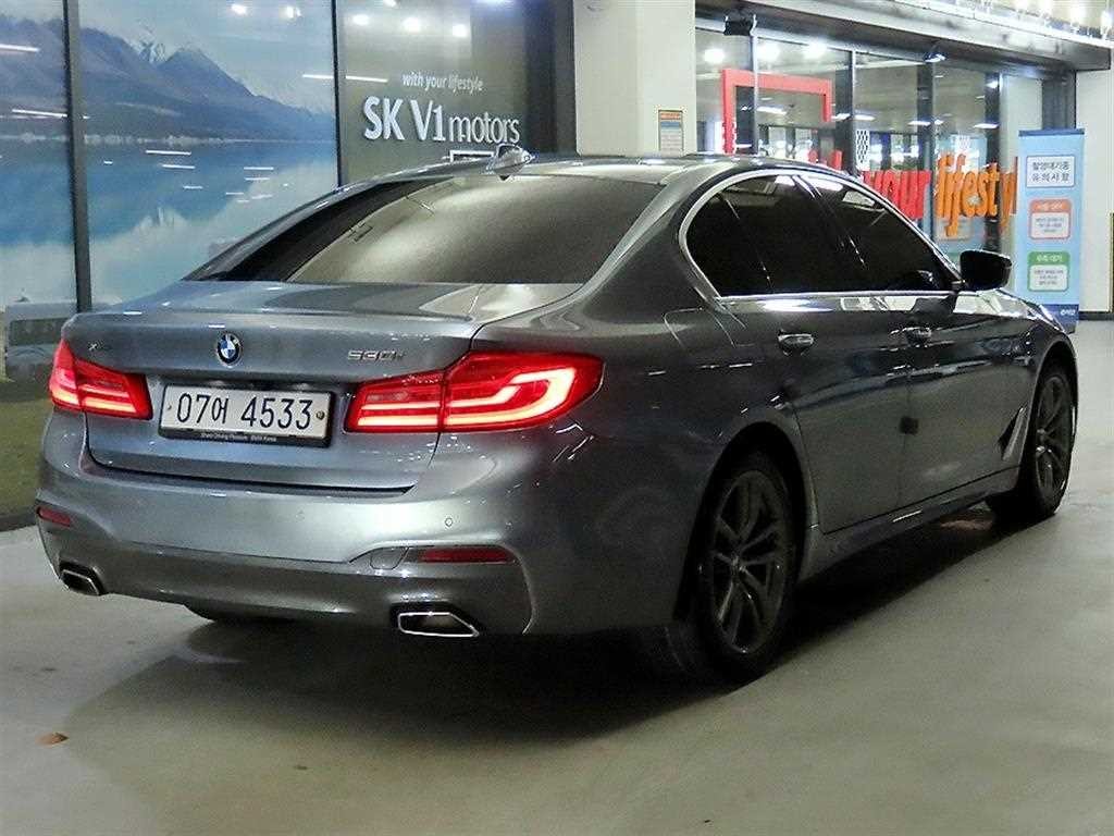 BMW 5시리즈 5시리즈 (G30) 530i xDrive M 스포츠 플러스 이미지 4