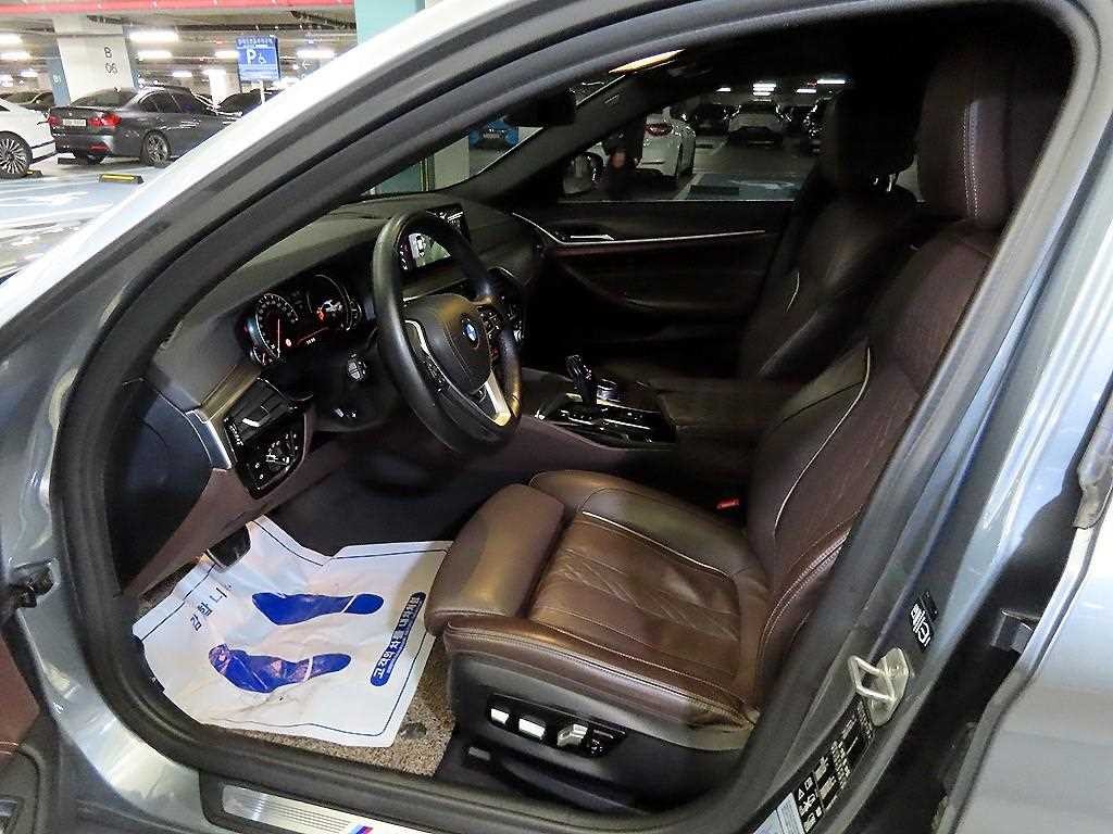 BMW 5시리즈 5시리즈 (G30) 530i xDrive M 스포츠 플러스 이미지 6