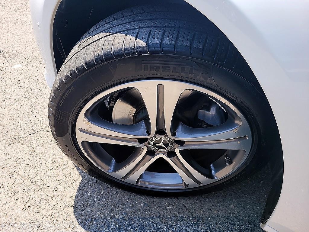 벤츠 E 클래스 E-클래스 W213 E220d 아방가르드 이미지 20