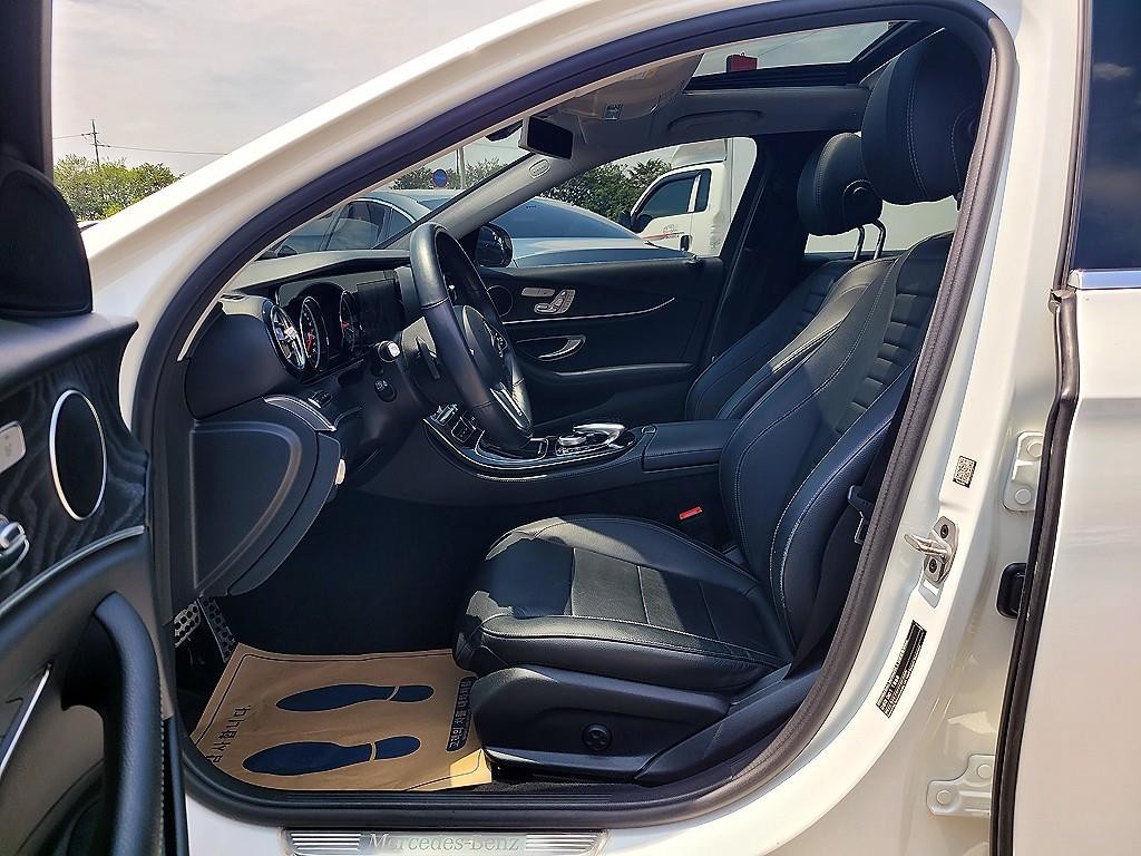 벤츠 E 클래스 E-클래스 W213 E220d 아방가르드 이미지 6