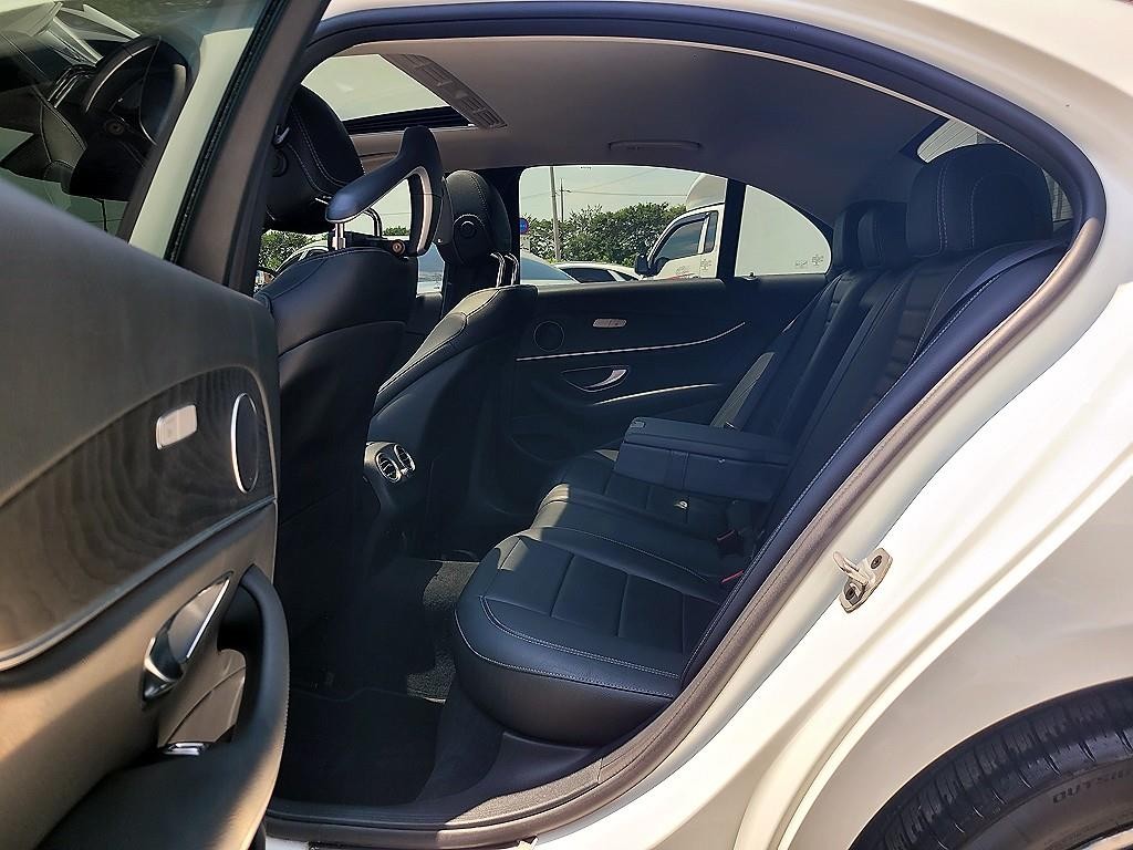 벤츠 E 클래스 E-클래스 W213 E220d 아방가르드 이미지 7