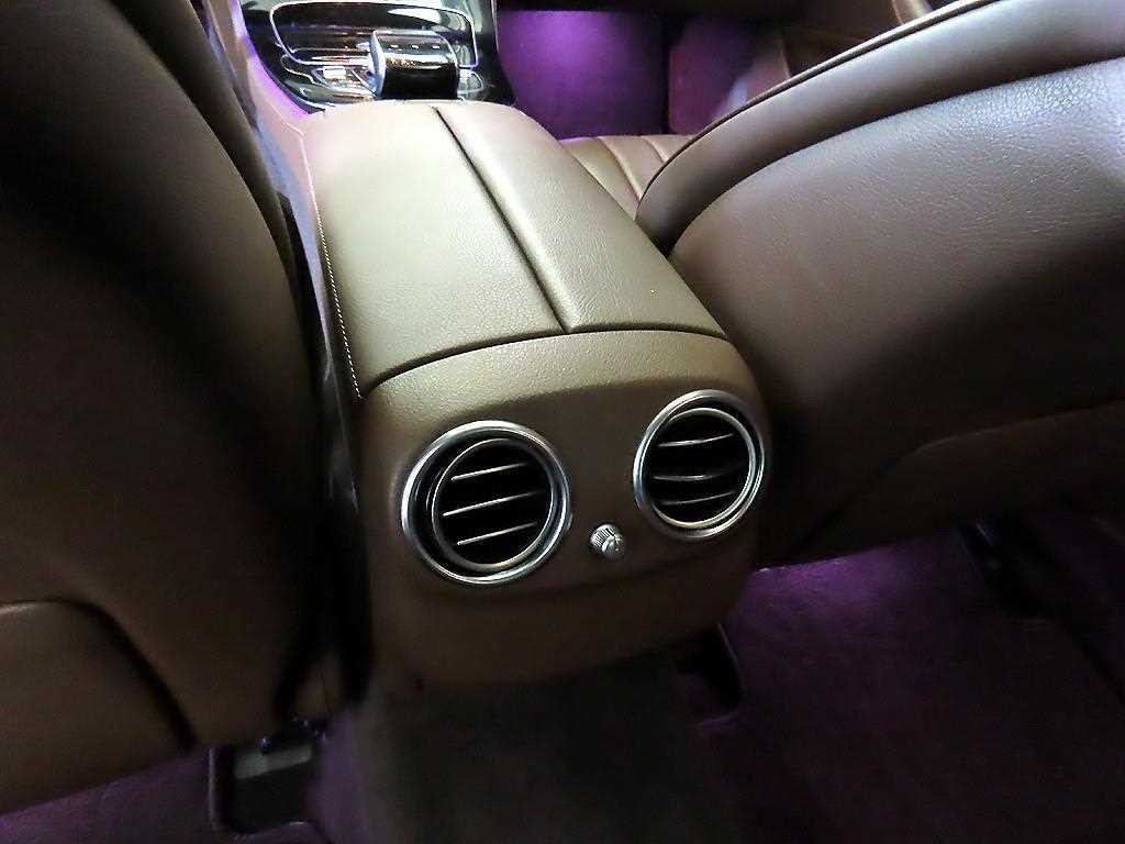 벤츠 E 클래스 E-클래스 W213 E220d 4MATIC 익스클루시브 이미지 14