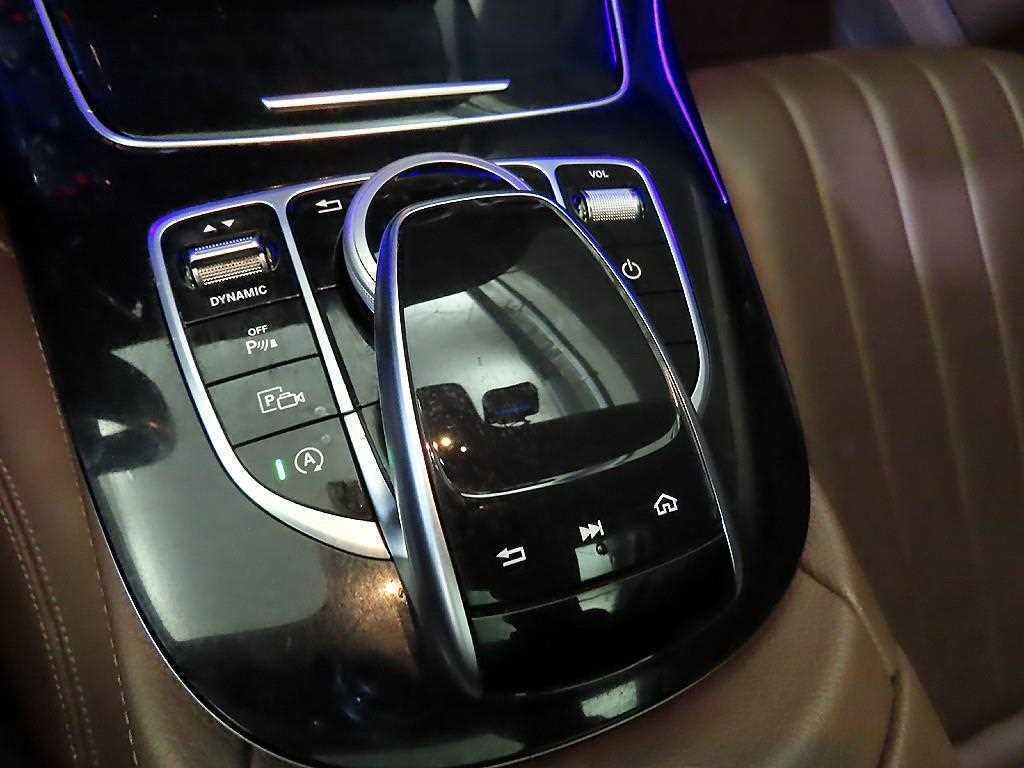 벤츠 E 클래스 E-클래스 W213 E220d 4MATIC 익스클루시브 이미지 15