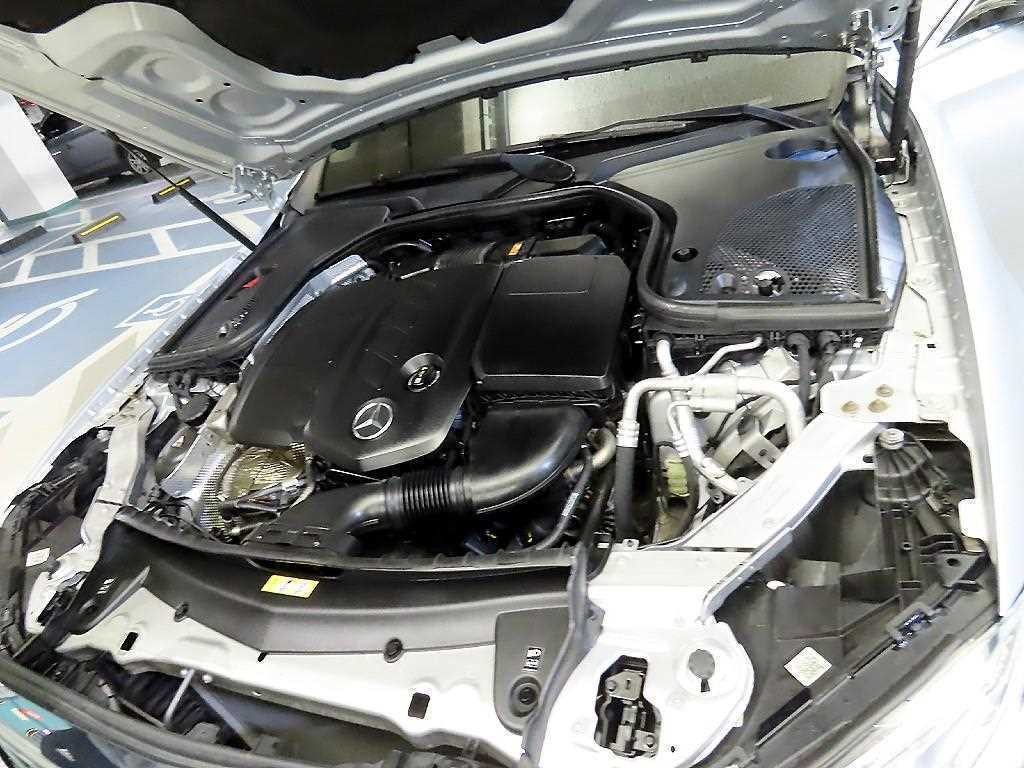 벤츠 E 클래스 E-클래스 W213 E220d 4MATIC 익스클루시브 이미지 18