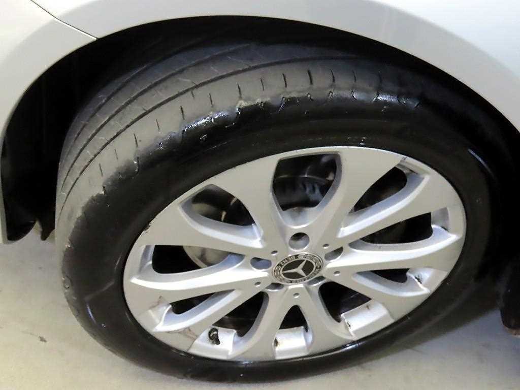 벤츠 E 클래스 E-클래스 W213 E220d 4MATIC 익스클루시브 이미지 19