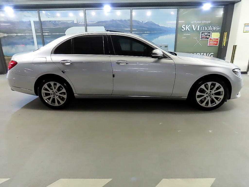 벤츠 E 클래스 E-클래스 W213 E220d 4MATIC 익스클루시브 이미지 20