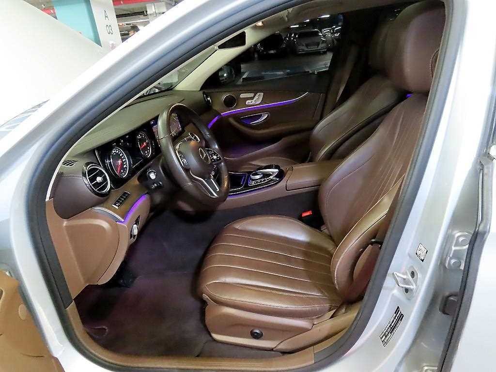 벤츠 E 클래스 E-클래스 W213 E220d 4MATIC 익스클루시브 이미지 5