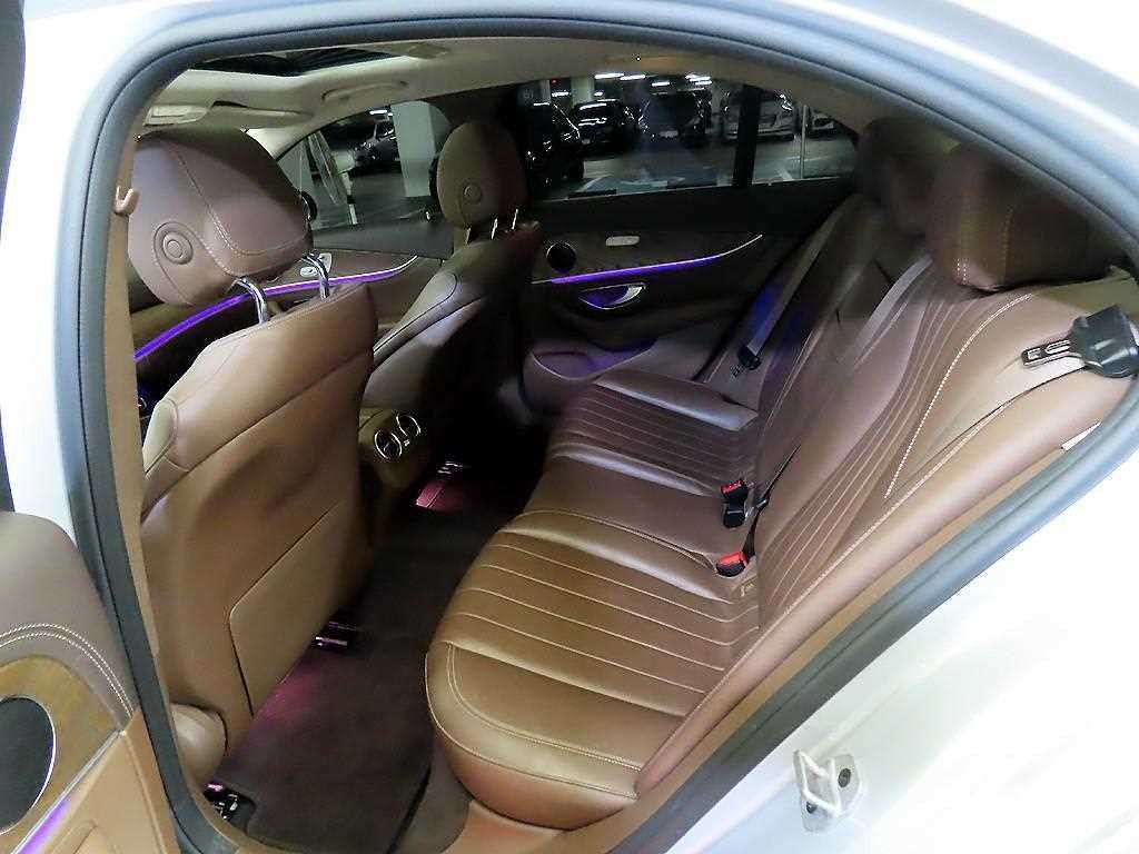 벤츠 E 클래스 E-클래스 W213 E220d 4MATIC 익스클루시브 이미지 6