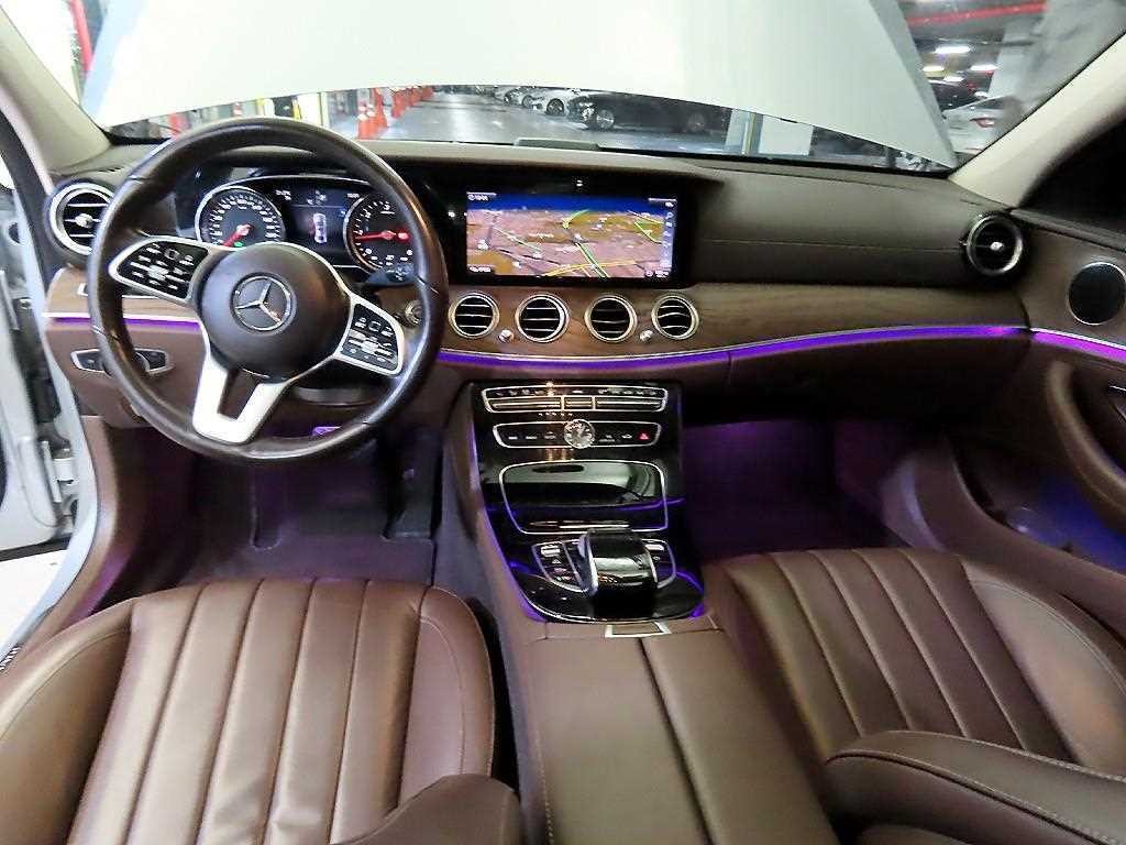 벤츠 E 클래스 E-클래스 W213 E220d 4MATIC 익스클루시브 이미지 9