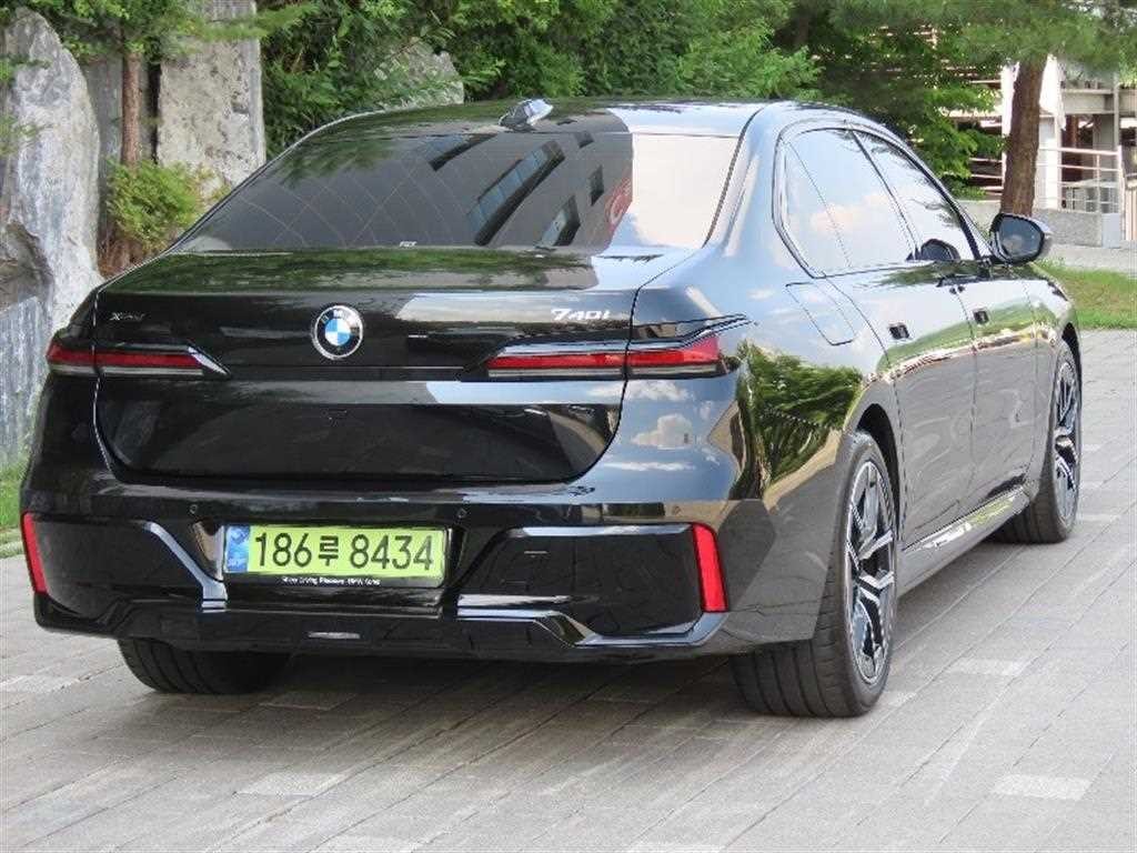 BMW 7시리즈 7시리즈 (G70) 740i xDrive M 스포츠 리미티드 이미지 3