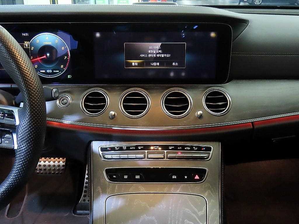벤츠 E 클래스 E-클래스 W213 E350 4MATIC AMG LINE 이미지 11
