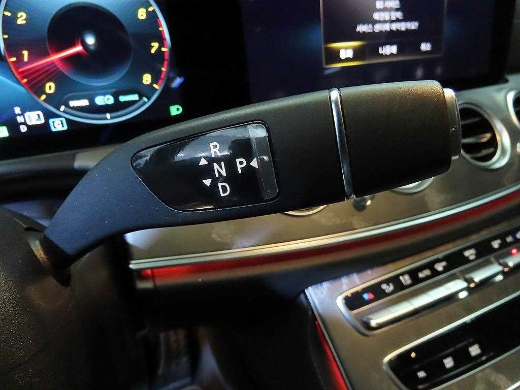 벤츠 E 클래스 E-클래스 W213 E350 4MATIC AMG LINE 이미지 12