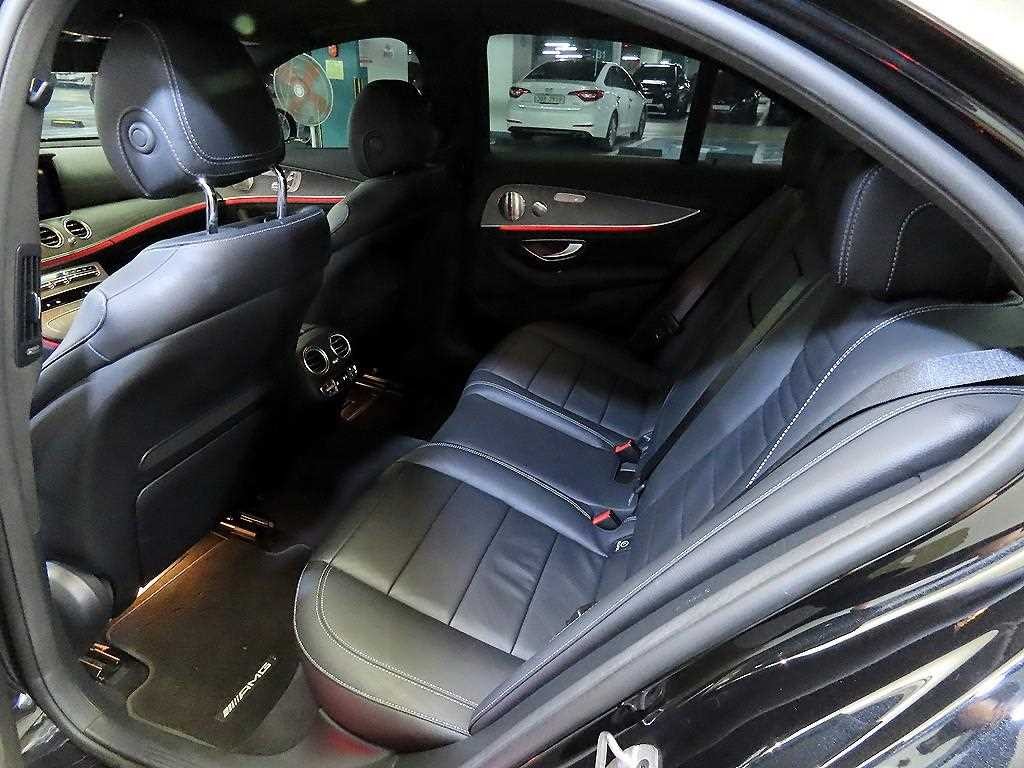 벤츠 E 클래스 E-클래스 W213 E350 4MATIC AMG LINE 이미지 7