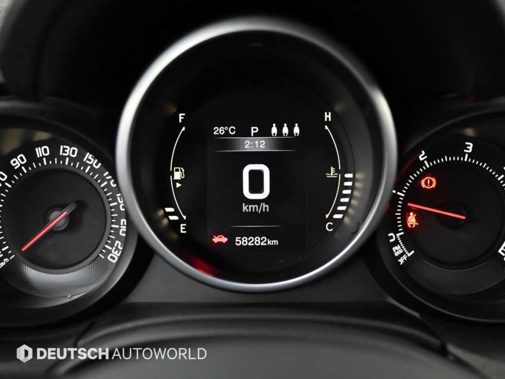 피아트 500X 2.0 디젤 크로스 AWD 이미지 8