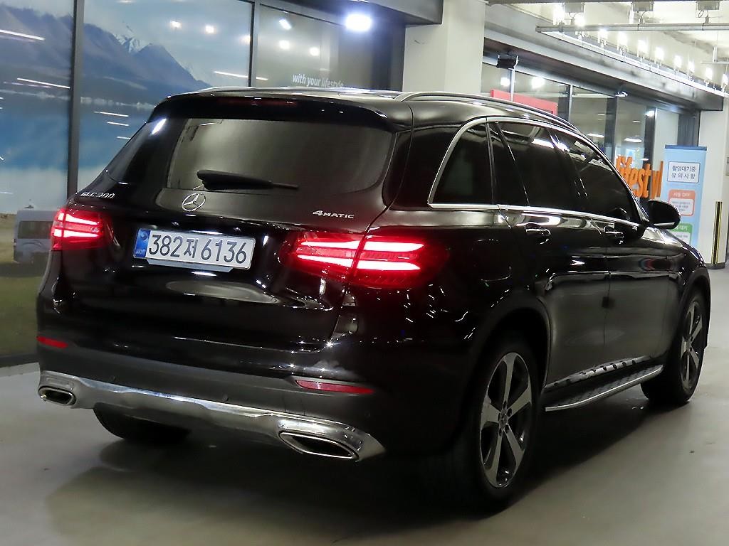 벤츠 GLC 클래스 GLC클래스 X253 GLC 300 4MATIC 이미지 4