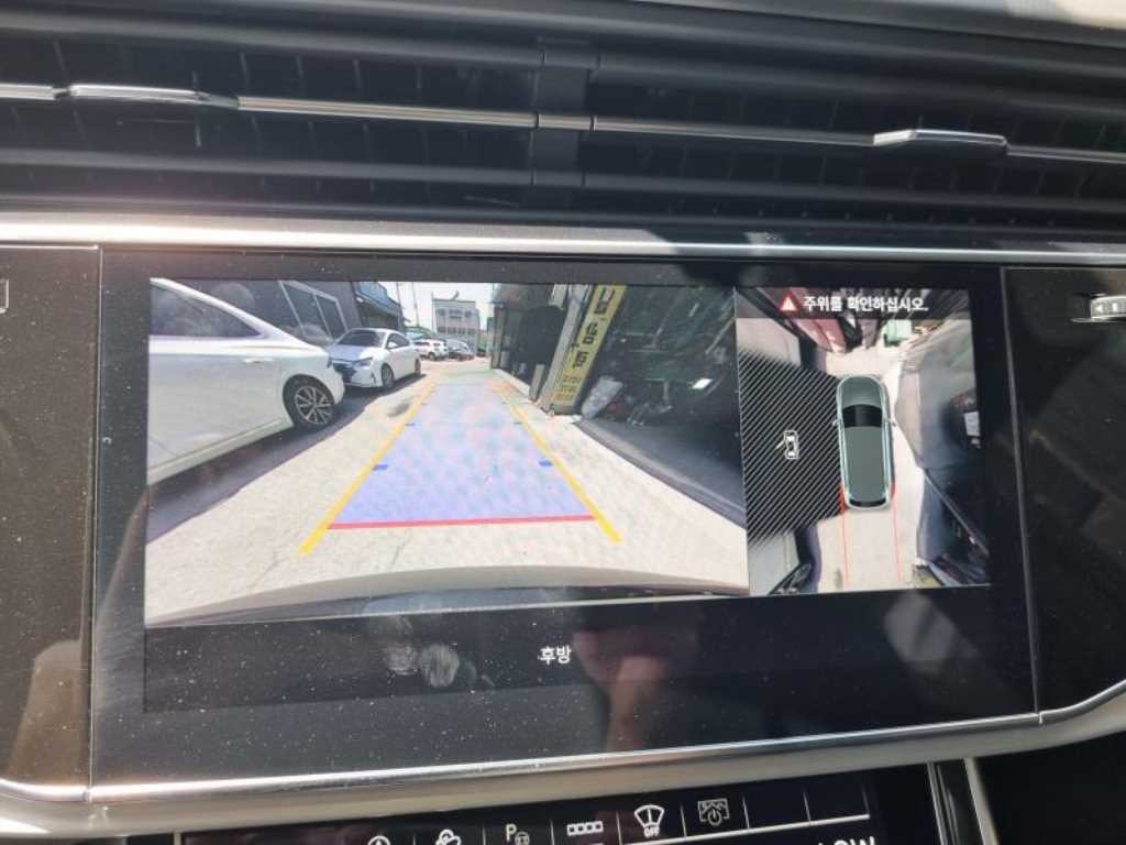 아우디 Q7 Q7 (4M) 55 TFSI 콰트로 프리미엄 이미지 10