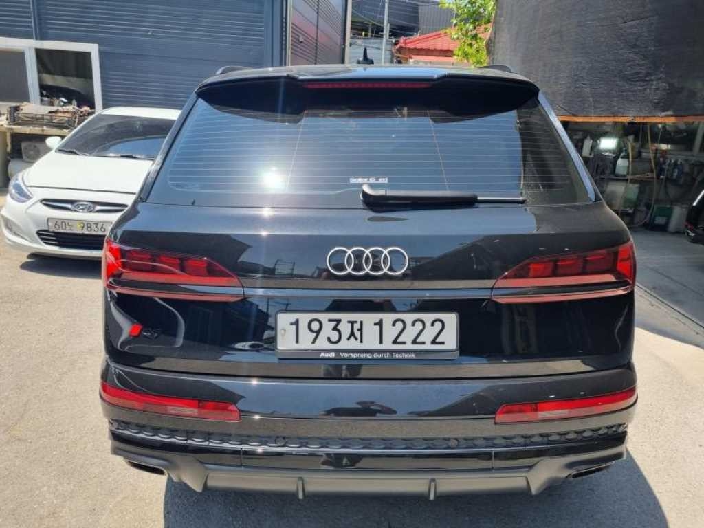 아우디 Q7 Q7 (4M) 55 TFSI 콰트로 프리미엄 이미지 4