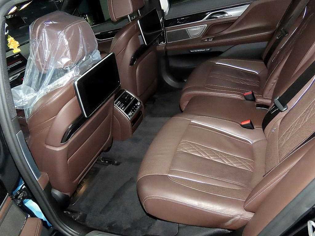 BMW 7시리즈 7시리즈 (G11) 740Ld xDrive M 스포츠 이미지 7