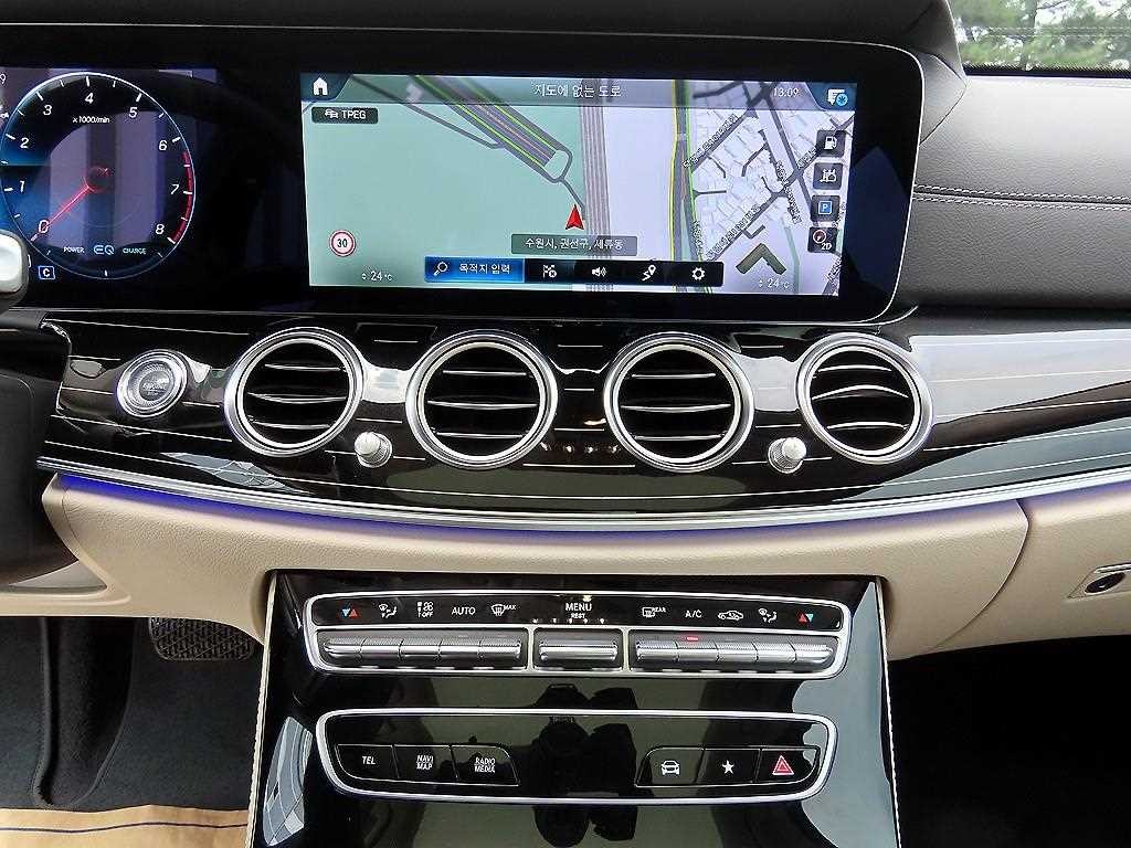 벤츠 E 클래스 E-클래스 W213 E450 4MATIC 익스클루시브 이미지 13