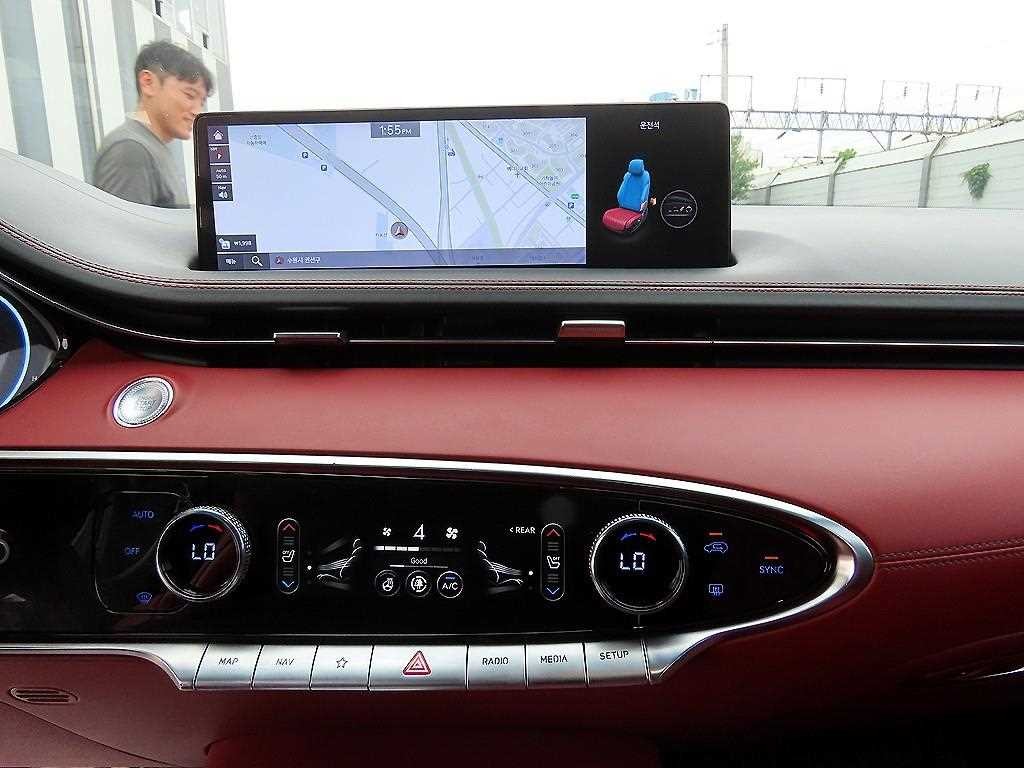 제네시스 GV70 3.5T 가솔린 AWD 스포츠 이미지 12