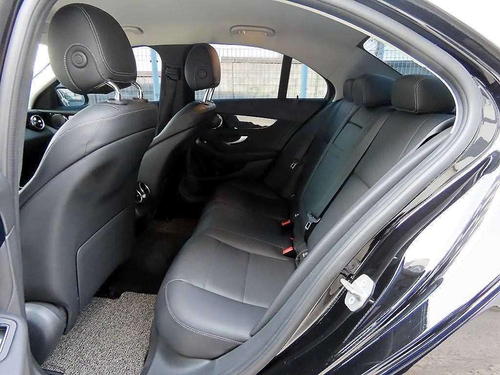벤츠 C 클래스 C클래스 W205 C200 아방가르드 이미지 6