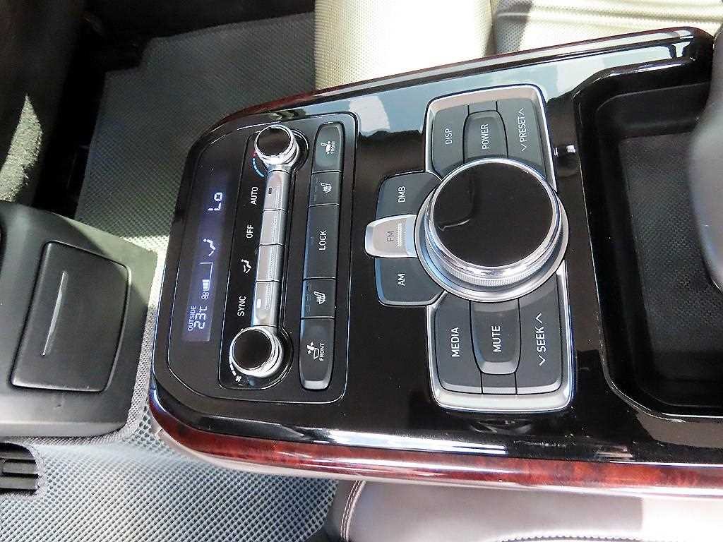 제네시스 EQ900 3.8 GDI AWD 프리미엄 럭셔리 이미지 16