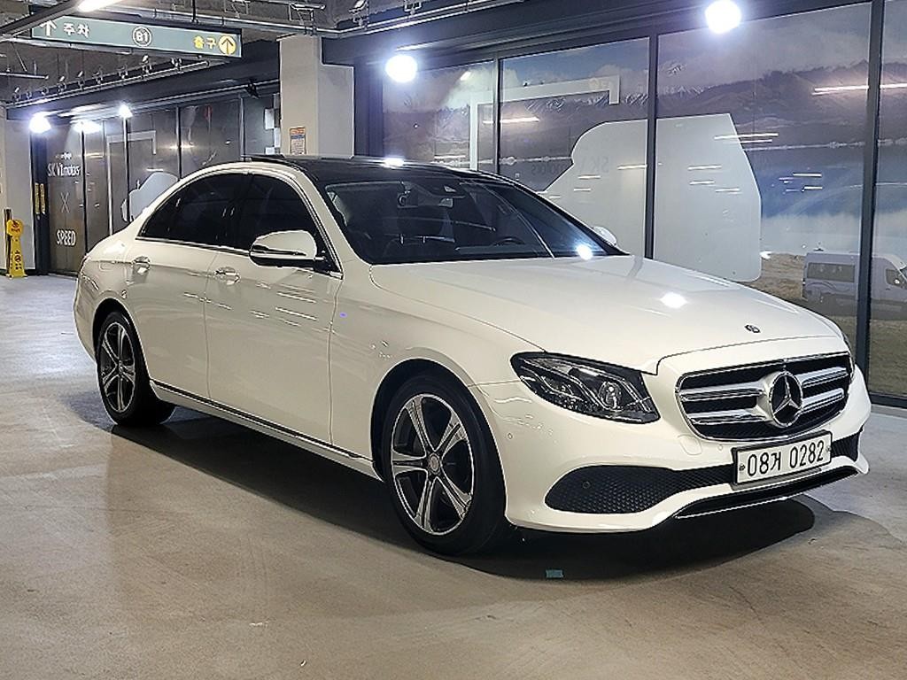 벤츠 E 클래스 E-클래스 W213 E300 아방가르드 이미지 1