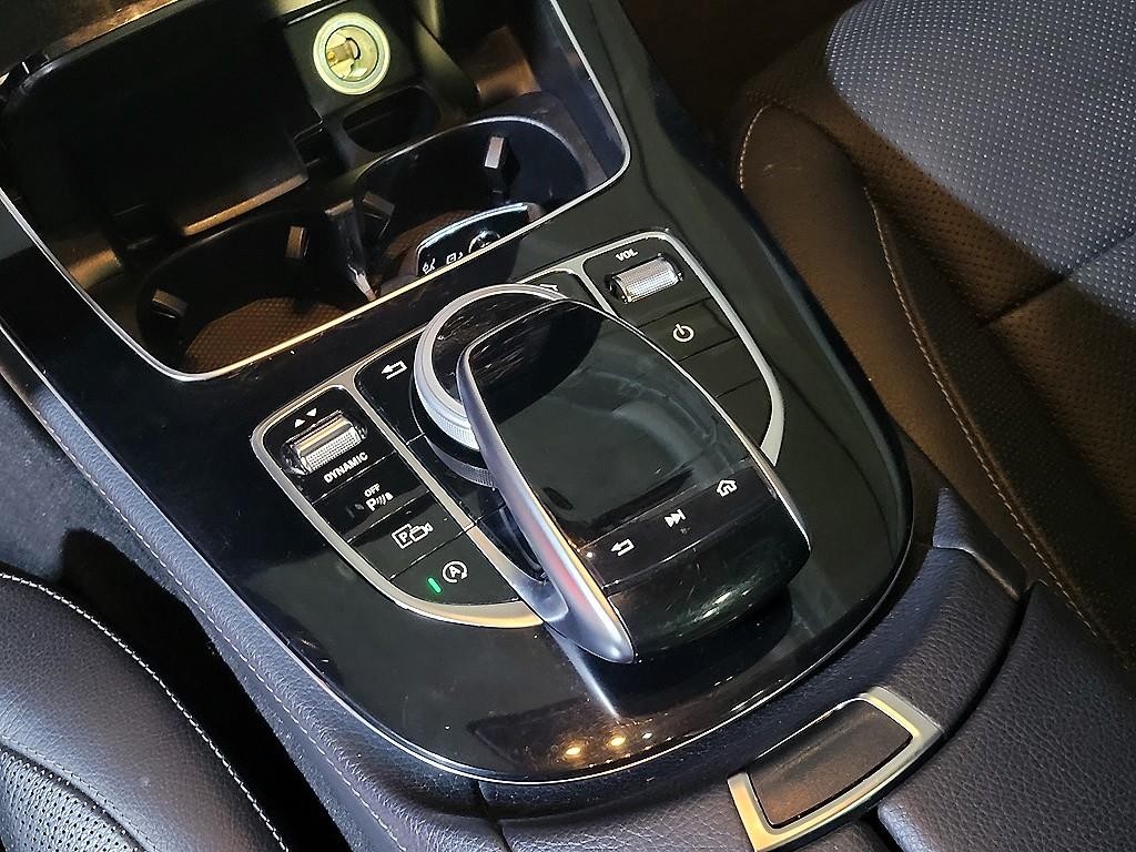 벤츠 E 클래스 E-클래스 W213 E300 아방가르드 이미지 17