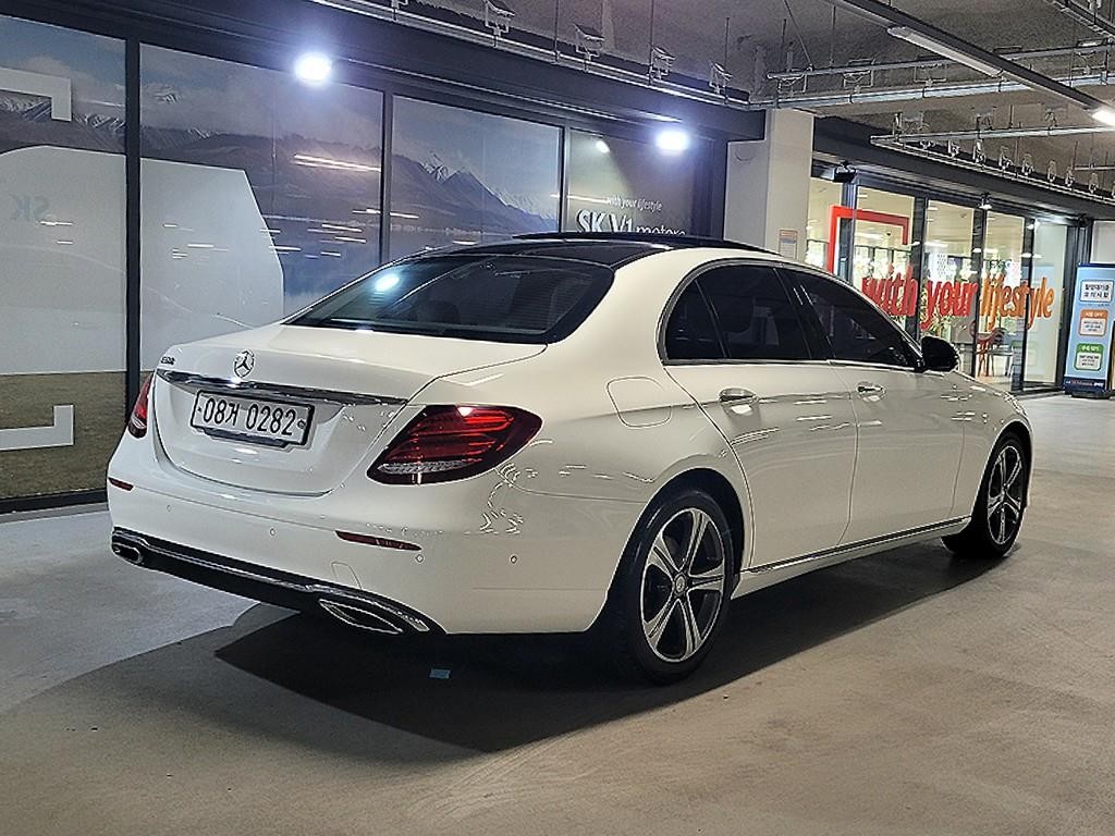 벤츠 E 클래스 E-클래스 W213 E300 아방가르드 이미지 4