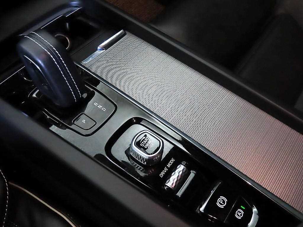 볼보 XC60 XC60(2세대) T8 AWD R-디자인 이미지 12
