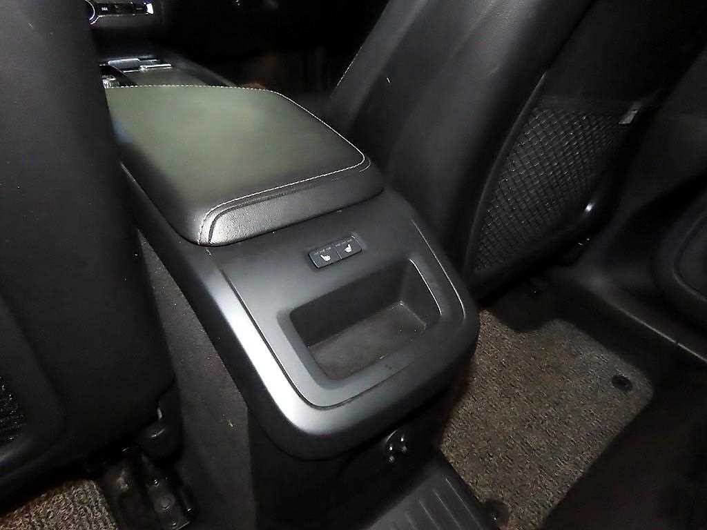 볼보 XC60 XC60(2세대) T8 AWD R-디자인 이미지 15