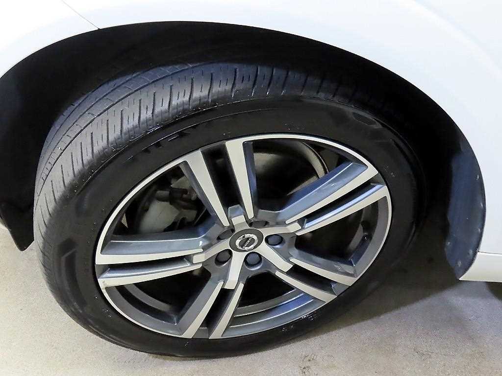 볼보 XC60 XC60(2세대) T8 AWD R-디자인 이미지 20