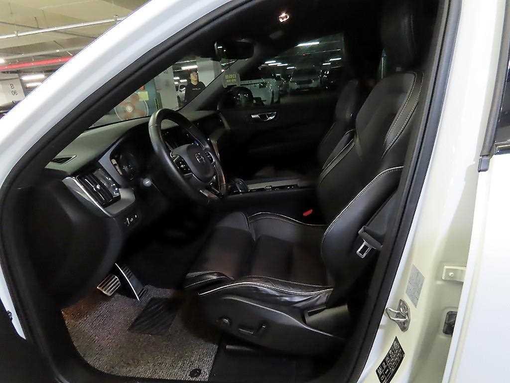 볼보 XC60 XC60(2세대) T8 AWD R-디자인 이미지 6
