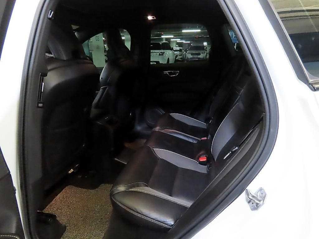 볼보 XC60 XC60(2세대) T8 AWD R-디자인 이미지 7