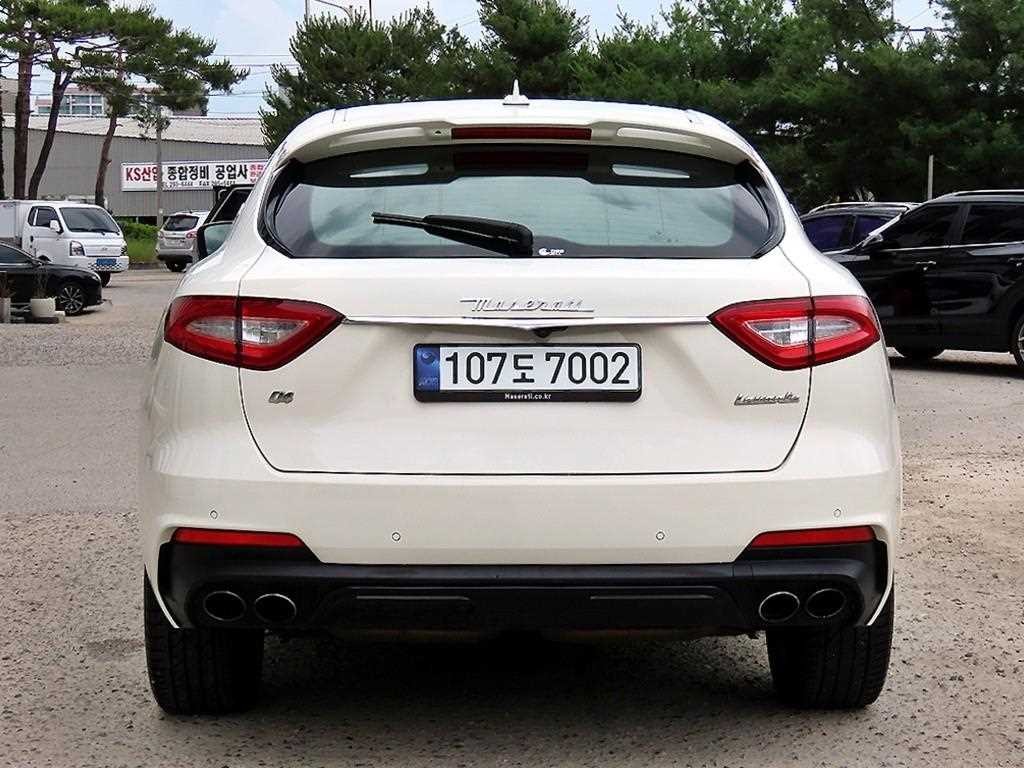 마세라티 르반떼 3.0  AWD 그란 스포츠 이미지 4